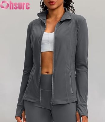 Op maat gemaakt dames sportjack met logo, ademende rits-hoodie, lichtgewicht activewear gym hardloopjack voor dames
