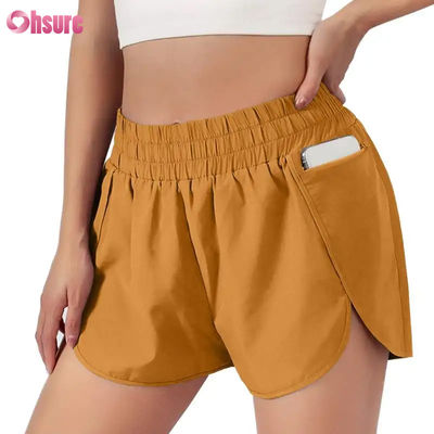 Dames sneldrogende fitness hardloopshorts sneldrogende sportlaag met elastische tailleband ademende atletiekkleding fabrikant