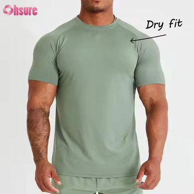 Op maat gemaakte polyester spandex korte mouw lichtgewicht ademende mesh spieropbouw heren gym sneldrogend t-shirt