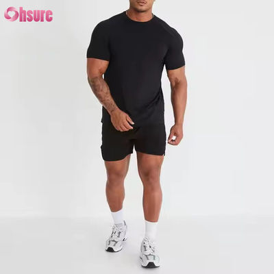 Op maat gemaakte polyester spandex korte mouw lichtgewicht ademende mesh spieropbouw heren gym sneldrogend t-shirt