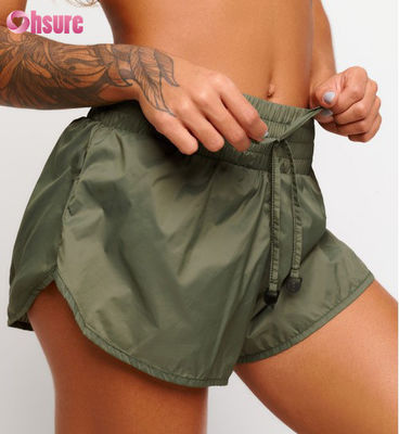 Nieuwe Ademende Losse Anti-wandelen Yoga Shorts Outdoor Vrije Tijd Hardlopen 100% Nylon Sport Shorts Dames Gezonde Hot Pants