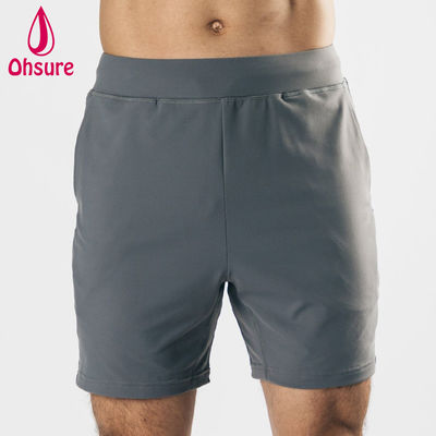 OEM Aangepast Logo Ontwerp Lichtgewicht Materiaal Vierweg Stretch Diepe Voorzakken Heren Sport Shorts Gym Training Shorts