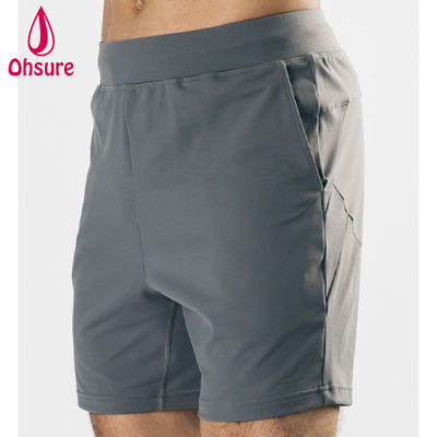 OEM Aangepast Logo Ontwerp Lichtgewicht Materiaal Vierweg Stretch Diepe Voorzakken Heren Sport Shorts Gym Training Shorts
