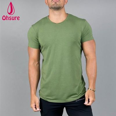 Aangepaste bedrukking sport korte mouw heren workout gym T-shirt fitness gym compressie zwart casual print patroon gebreid OEM